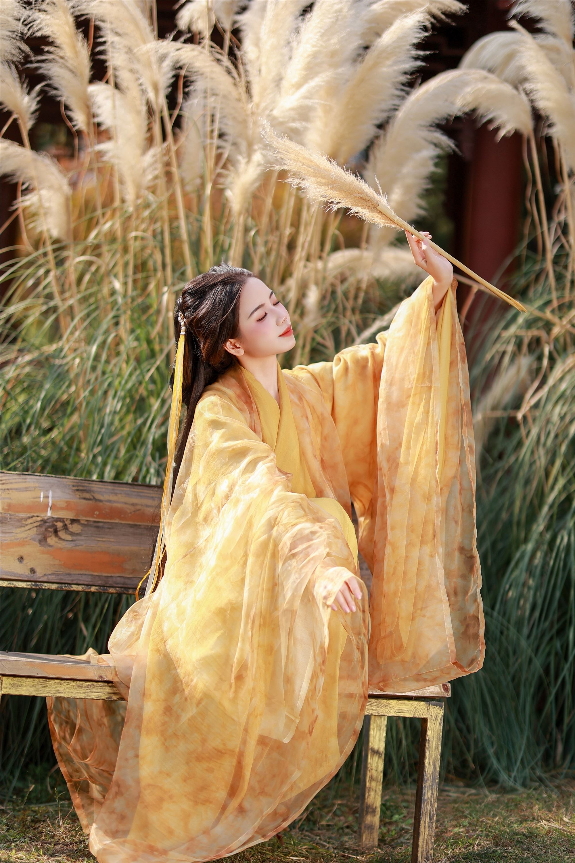 YITUYU艺图语 2025.01.26 黄衫女子 小杜同学